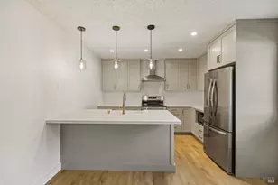 36 Lassen Ln, Novato, CA 94947 - Photo 5