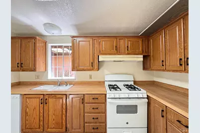 25799 Madrone Drive, Willits, CA 95490 - Photo 15