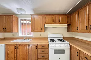 25799 Madrone Dr, Willits, CA 95490 - Photo 15