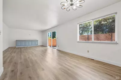 2802 Marlow Road, Santa Rosa, CA 95403 - Photo 5