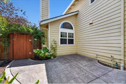 136 Crowpointe Drive, Vallejo, CA 94591 - Photo 33