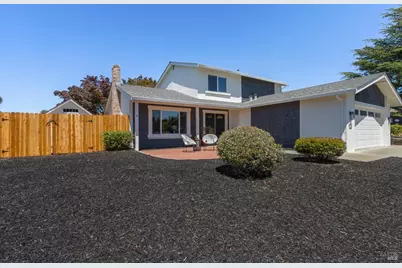 329 Larkin Court, Benicia, CA 94510 - Photo 3