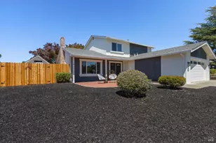 329 Larkin Ct, Benicia, CA 94510 - Photo 3