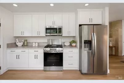 584 Midway Boulevard, Novato, CA 94947 - Photo 5