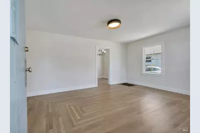 8 Grandview Avenue, Petaluma, CA 94952 - Photo 5