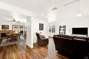 203 Greenwich Cir, Vacaville, CA 95687 - Photo 17