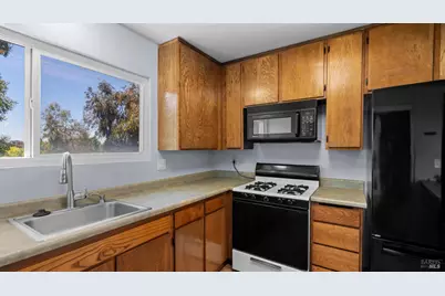 355 Parkview Terrace #L12, Vallejo, CA 94589 - Photo 25