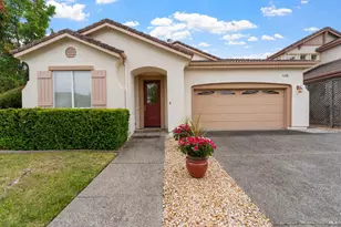 1284 Eagle Dr, Windsor, CA 95492 - Photo 1