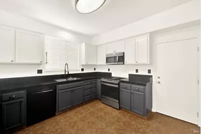 254 Calais Court, Vacaville, CA 95687 - Photo 23