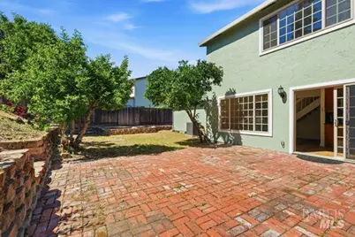 208 Essex Way, Benicia, CA 94510 - Photo 21