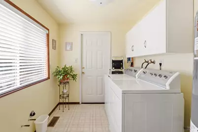 569 Redwood Avenue, Ukiah, CA 95482 - Photo 13
