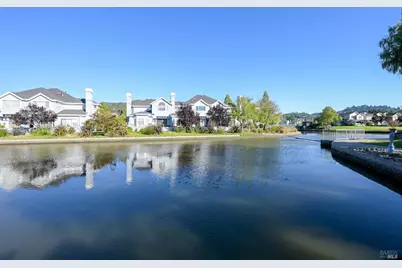 64 Mariners Circle, San Rafael, CA 94903 - Photo 39