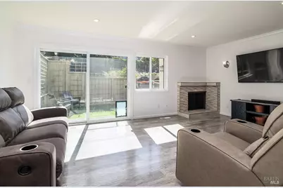 208 San Andreas Drive, Novato, CA 94945 - Photo 5