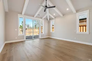 125 Maywood Ln, Windsor, CA 95492 - Photo 7