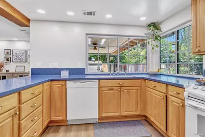 166 Carmel Court, Vacaville, CA 95688 - Photo 15