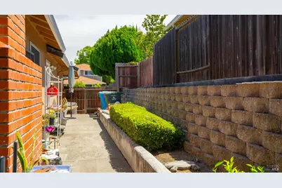 451 Sandstone Drive, Vacaville, CA 95688 - Photo 43
