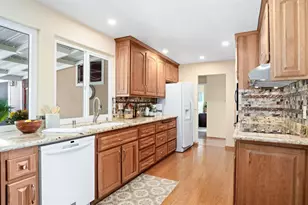 451 Sandstone Dr, Vacaville, CA 95688 - Photo 11