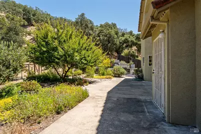 323 Portofino Way, Cloverdale, CA 95425 - Photo 31