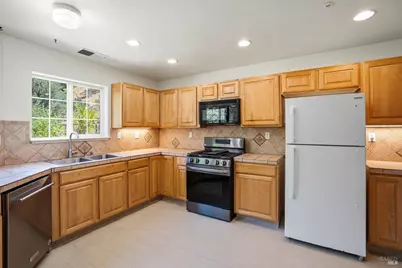 323 Portofino Way, Cloverdale, CA 95425 - Photo 3