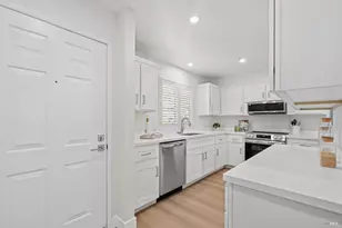 522 Santa Alicia Dr, Rohnert Park, CA 94928 - Photo 3