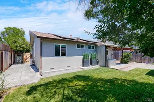 18 Eastside Cir, Petaluma, CA 94954 - Photo 33