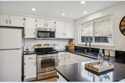 2033 Hawthorne Terrace, Novato, CA 94945 - Photo 15