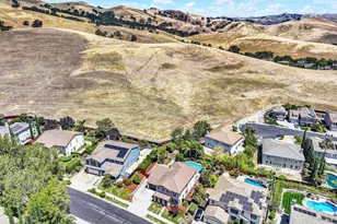 2408 Sanctuary Dr, Fairfield, CA 94534 - Photo 5