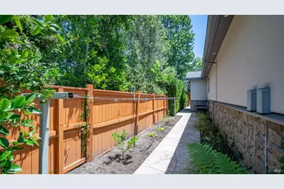 21 Eye Street, San Rafael, CA 94901 - Photo 67