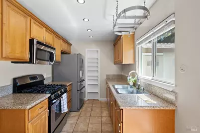 303 Algiers Court, Santa Rosa, CA 95409 - Photo 9