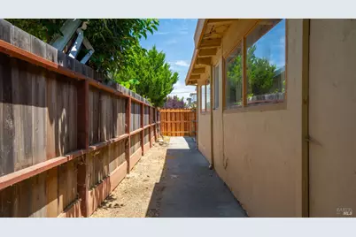 1341 Eisenhower Street, Fairfield, CA 94533 - Photo 37