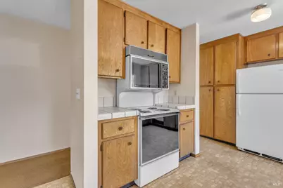 7126 Carillon Court, Rohnert Park, CA 94928 - Photo 9