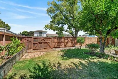 437 Valencia Lane, Vacaville, CA 95688 - Photo 39
