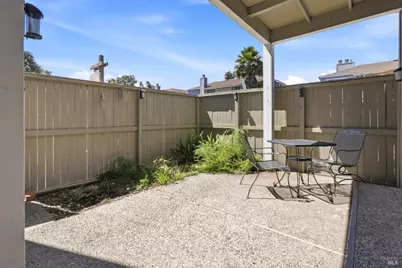 8 Lakeview Court, Novato, CA 94947 - Photo 23