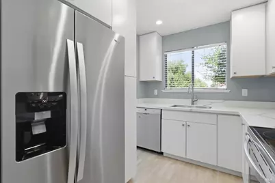 8 Lakeview Court, Novato, CA 94947 - Photo 7