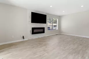 8 Lakeview Ct, Novato, CA 94947 - Photo 3