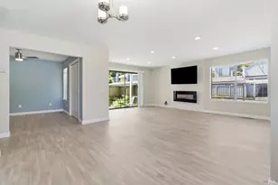 8 Lakeview Ct, Novato, CA 94947 - Photo 9