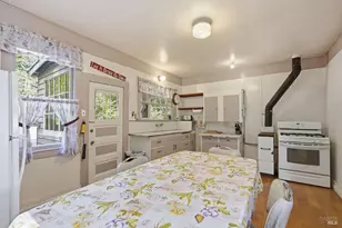 886 Montgomery Rd, Sebastopol, CA 95472 - Photo 3