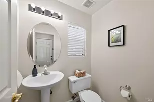 466 E E St, Benicia, CA 94510 - Photo 7