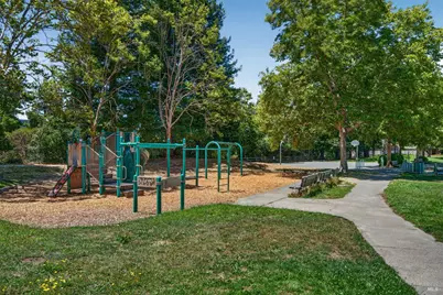 930 Bartlett Place, Windsor, CA 95492 - Photo 39