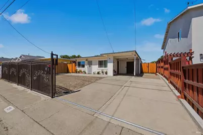 35 Canal Drive, Bay Point, CA 94565 - Photo 5