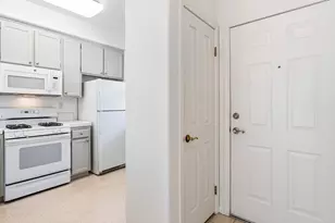 1013 Warren Dr, Petaluma, CA 94952 - Photo 5