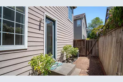 1013 Warren Drive, Petaluma, CA 94952 - Photo 45