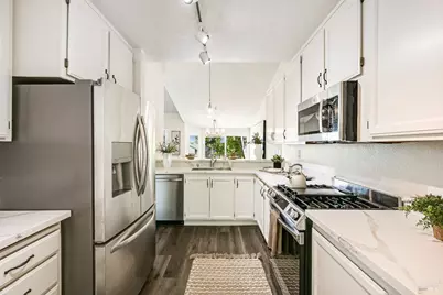 16 Rosewood Drive, Novato, CA 94947 - Photo 15