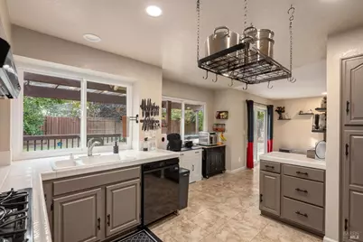 927 Arbor Oaks Drive, Vacaville, CA 95687 - Photo 11