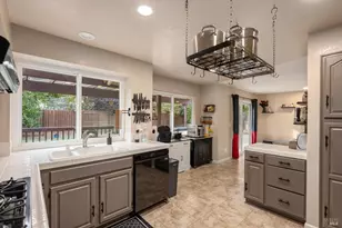 927 Arbor Oaks Dr, Vacaville, CA 95687 - Photo 11