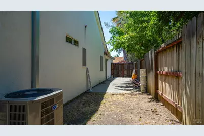 355 Sun Valley Way, Vacaville, CA 95688 - Photo 37