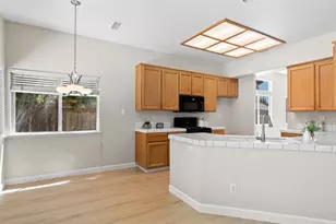 355 Sun Valley Way, Vacaville, CA 95688 - Photo 13