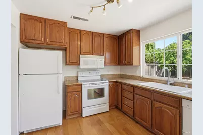 8460 Lancaster Drive, Rohnert Park, CA 94928 - Photo 7