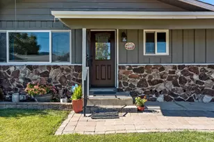 420 Zinfandel Dr, Ukiah, CA 95482 - Photo 1