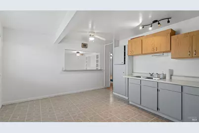 304 S McDowell Boulevard, Petaluma, CA 94954 - Photo 13